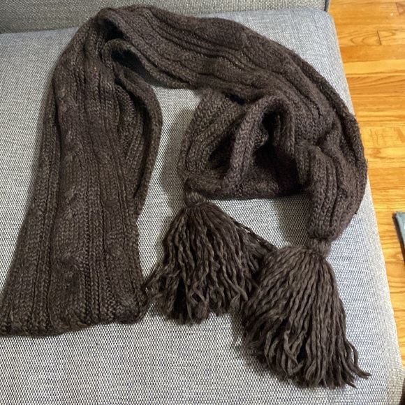 EUC Gap brown women’s gloves (s/m) & scarf set - Picture 9 of 9